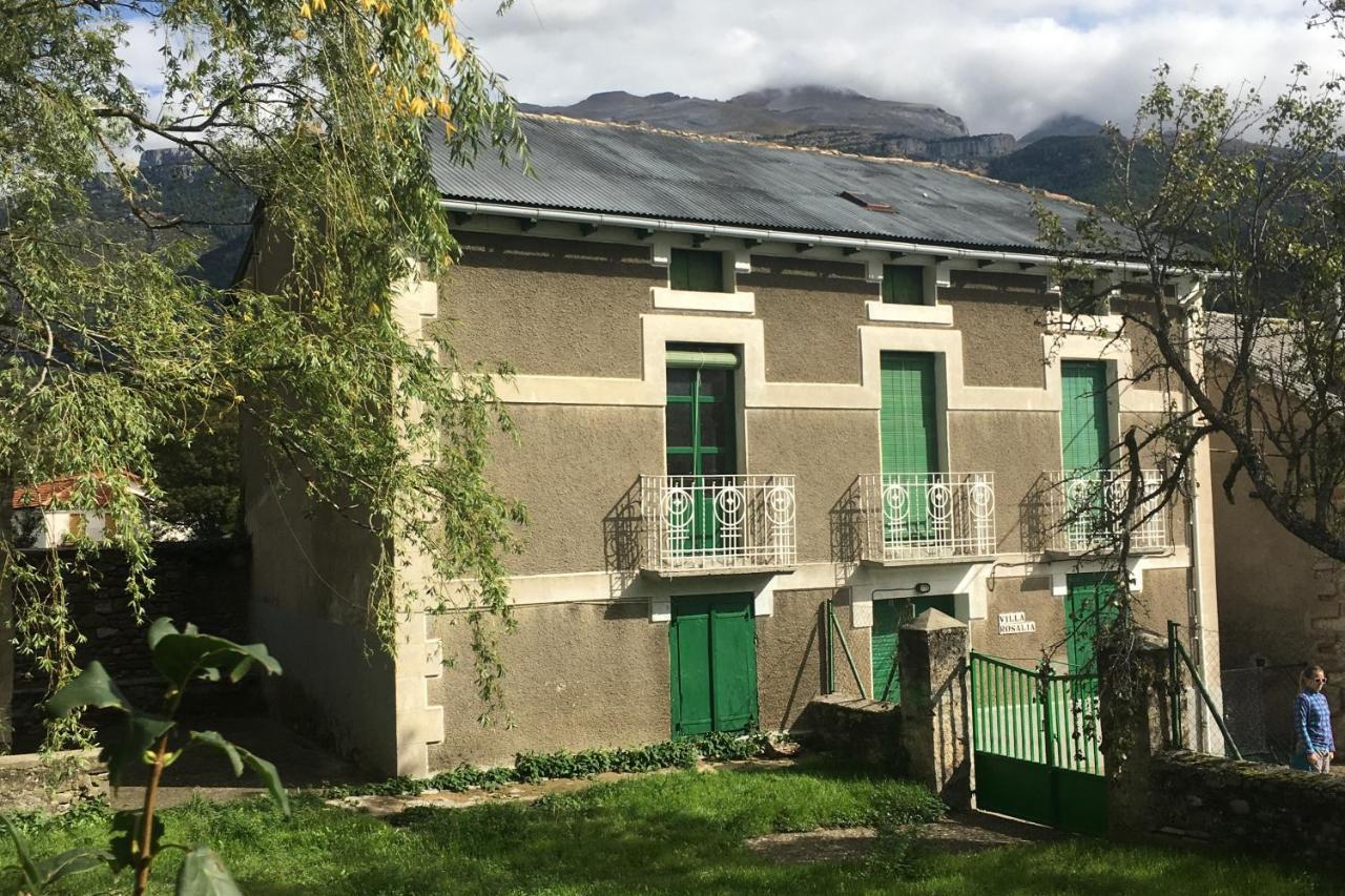 Villa Rosalia Villanúa Exteriör bild